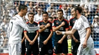 贝尔再谈C罗：他只想进球超越梅西！我不传球他就会挥动双臂不满