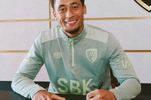 官方：伯恩茅斯与中场塔韦尼耶续约至2029年