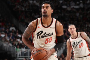 活塞将转正双向合同内线球员，他是NBA发展联盟赛场的顶级中锋？