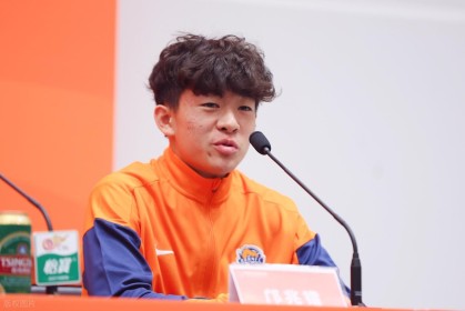 开云新版-争议！青岛海牛将邝兆镭列入B队，引发外界猜测，本人强调没伤病