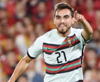 开云App-C罗5年首坐替补席 顶替他的意甲先生莱昂找不着北