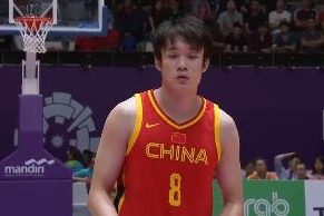 丁彦雨航：现在有更多年轻人在努力拼搏 相信中国男篮会越来越好