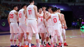 中国男篮已启程回国 抵达海口后原地解散 教练组将总结此次亚洲杯