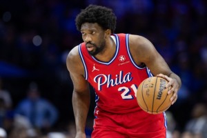 76人队记：球队必须把恩比德乔治当成易碎品，他们不会打背靠背