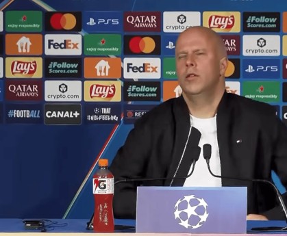 斯洛特：4后卫还是5后卫？那我问你，谁能阻止巴黎这样狂攻